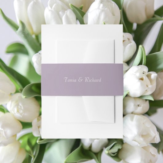 Mauve eenvoudige gestileerde naam bruiloft uitnodigingen wikkel