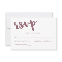 Mauve en Witte Typografie Wedding RSVP Reactie