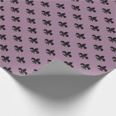 Mauve en zwart antiek Fleur de Lis Parijs patroon Cadeaupapier (Hoek)