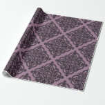 Mauve en zwarte vintage damask patroon cadeaupapier<br><div class="desc">Paars en zwart Parijs thema vintage patroon inpakpapier.</div>