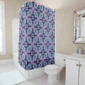 Mauve Geometric Floral op dark Blue Douchegordijn (In situ)