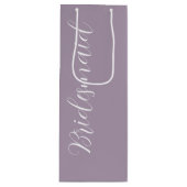 Mauve gestileerde script bruidsmeisje wijn cadeautas (Voorkant)