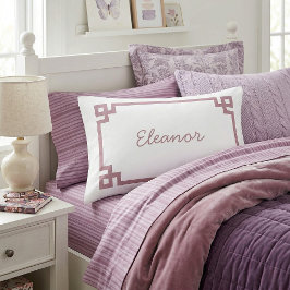 Mauve Griekse Sleutel Monogram Standaard Kussenslo Kussensloop