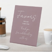 Mauve Minimalist Elegant Script Favors Reclamebord Met Voetstuk (Insitu)