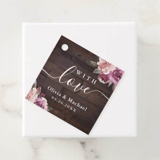 Mauve paarse floral rustiwood met een liefdesbruil bedankjes labels (In situ)