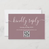 Mauve QR-code Elegante Script Graag reageren RSVP Kaartje (Voorkant)