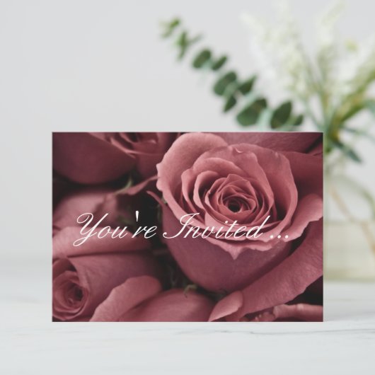 Mauve Rozen Wedding Invitations Kaart (Staand voorkant)