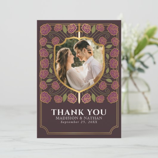 Mauve Sword & Shield middeleeuwse fantasie bruilof Bedankkaart (Staand voorkant)