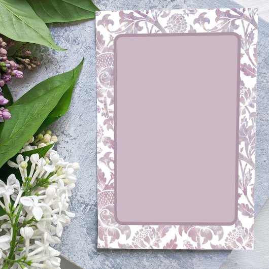 Mauve vintage bloemmotief kaart