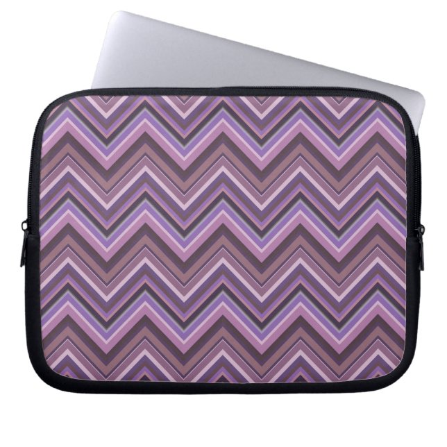 Mauve zigzag strepen laptop sleeve (Voorkant)