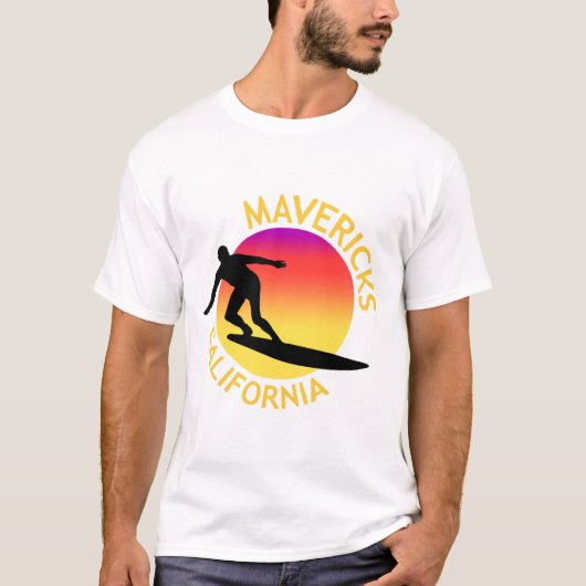 Mavericks Surfing California Vacation  T-shirt (Voorkant)
