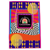 Maximalisme Verjaardag Kleurrijke Geruite Bloemen Medium Cadeauzakje (Voorkant)