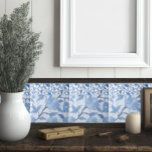 Maximalistisch Frans Cottage Blauw Bloemen Tegeltje<br><div class="desc">Met een romantisch dubbel patroonblauw bloemenontwerp doen deze maximalistische tegels denken aan Franse huisjes en gezellige ruimtes. Een unieke toevoeging aan keuken of badkamer backsplashes.</div>