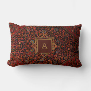 Maximalistische decor monogram oud vloerkleed patr kussen
