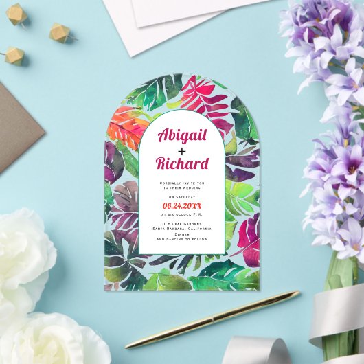 Maximalistische kleurrijke tropische bladeren boog acryl uitnodigingen (Insitu (Huwelijk))