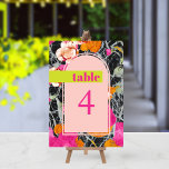 Maximalistische moderne gemarmerde bloemenbruiloft kaart<br><div class="desc">Lichtroze boogvorm over roze sinaasappel en perzik modern bloemig met donker gemarmerd design. "Table" tekst in hete roze over neon gele balk. Nummer is heet roze.</div>