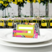 Maximalistische moderne gemarmerde bloemenbruiloft plaatskaartje