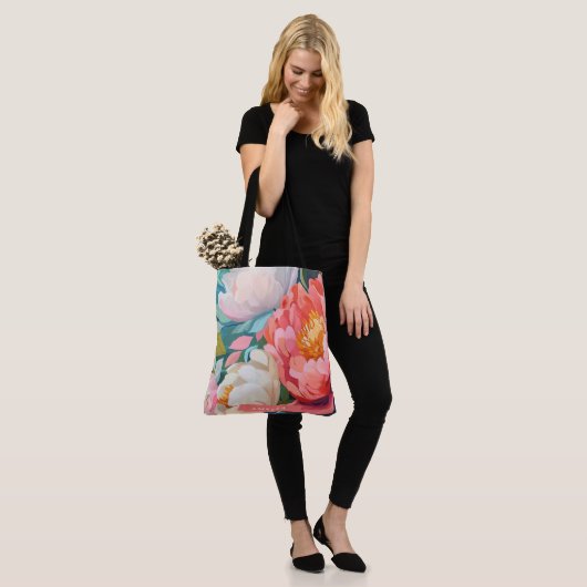 Maximalistische waterverf Levendige Bloemenpioenen Tote Bag (Op model)