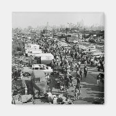 Maxwell Street Chicago Circa 1950 Flea Market T Magneet (Voorkant)