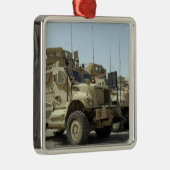 MaxxPro-mijnbestendig motorvoertuig tegen hinderla Metalen Ornament (Rechts)