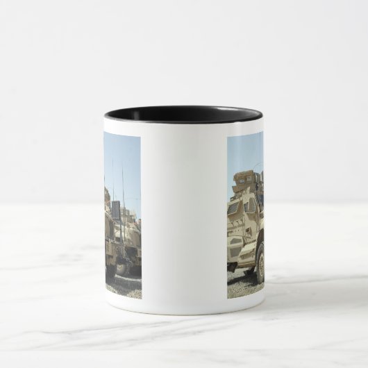 MaxxPro-mijnbestendig motorvoertuig tegen hinderla Mok (Midden)