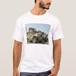MaxxPro-mijnbestendig motorvoertuig tegen hinderla T-shirt