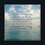 May The Lord Bless You Magneet<br><div class="desc">Moge de Heer U Zegen Vers. Aanpasbaar geschenk, zodat u de lettertypestijl en -kleur kunt wijzigen of uw voorkeursvers kunt kiezen.</div>