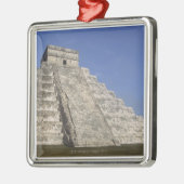 Maya ruïnes in Chichen Itza, Kukulcans Pyramide Metalen Ornament (Links)