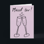Mazel Tov Bruiloft Champagne Proost Schets Doodle Kaart<br><div class="desc">Zoete tekening van twee bubbelglazen om iemand te feliciteren met hun bruiloft of verloving! Klik op "Personaliseren" hierboven om de binnentekst naar wens te bewerken. Klik vervolgens op "Bewerken met behulp van ontwerpgereedschap" om de lettertypen, kleuren en plaatsingen aan te passen. U kunt ook de achtergrondkleur wijzigen of mijn winkel...</div>