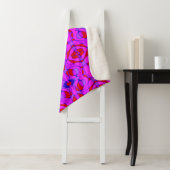 Mazipoodles Neuro Art Fuchsia rood blauw Sherpa Deken (In situ)