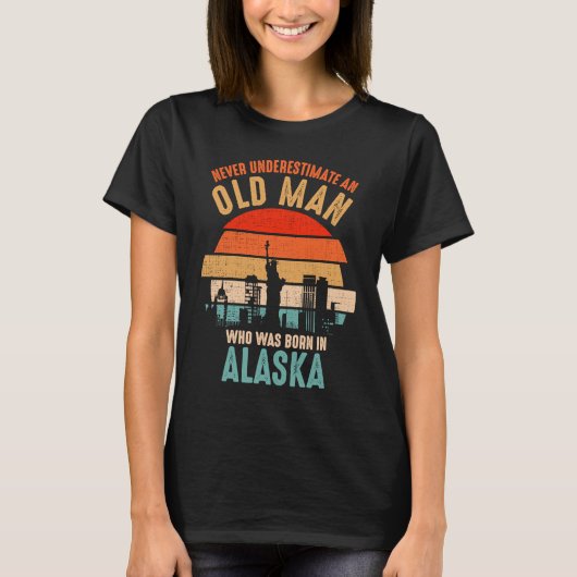 mb onderschat nooit een oud Man in Alaska T-shirt (Voorkant)
