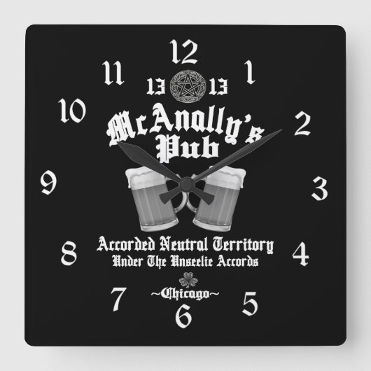 McAnally's Pub Witte Logo Vierkante Klok (Voorkant)
