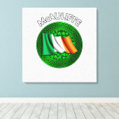 McAuliffe Crest & Celtic Knot op Shamrock Canvas Afdruk (Insitu (Houten vloer))