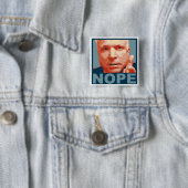 mccaïne nope vierkante button 5,1 cm (In situ)