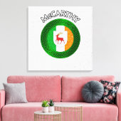 McCarthy Crest & Celtic Knot op Shamrock Canvas Pr Afdruk (Insitu (Woonkamer))