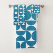 MCM Bold Blues Pattern Bad Handdoek (Insitu)