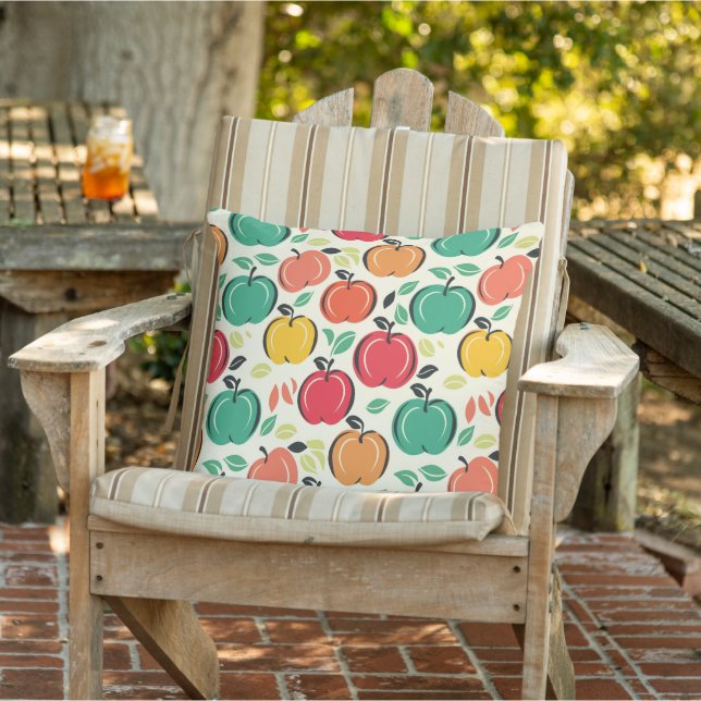 MCM Retro Orchard Apple Pattern Buitenkussen (Stoel)