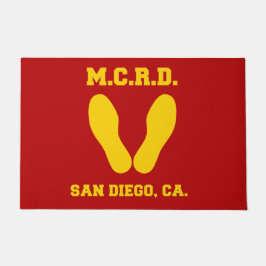 MCRD SAN DIEGO YELLOW VOETPRINTS OP RODE DEURMAT