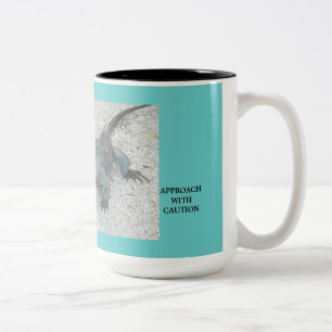 ME-BEFORE COFFEE IS EEN MOK OVER HUMORISTISCHE KOF