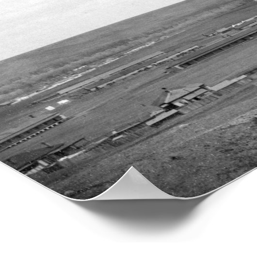 Meade van de fort met Beer Butte in Achtergrond Poster (Hoek)