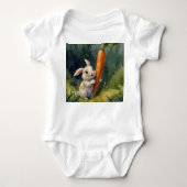 Meadow Bunny Dreams: grillige SleeperT-Shirt Romper (Voorkant)