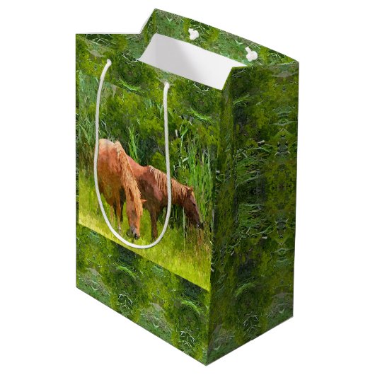 Med Gift Bag Assateague Ponies Medium Cadeauzakje (Achterkant Gekanteld)