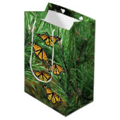 Med Gift Bag Monarch op dennenhout Medium Cadeauzakje (Voorkant Gekanteld)