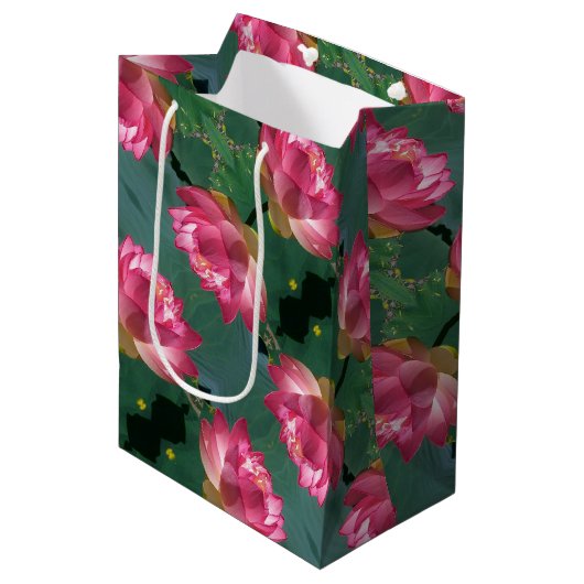 Med Gift Bag Roze Lotus Medium Cadeauzakje (Voorkant Gekanteld)