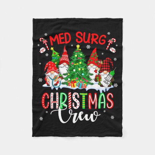 Med Surg Christmas Crew Group Gnomes Decorating Xm Fleece Deken (Voorkant)