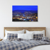 Medellin, Colombia bij nacht Canvas Afdruk (Insitu (Slaapkamer))