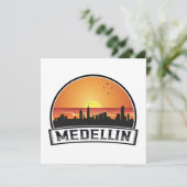 Medellin Colombia Sunset Skyline City Logo Kaart (Staand voorkant)