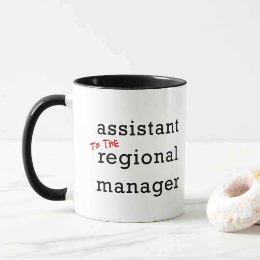 Medewerker aan de Mok van de regionale manager (Met donut)