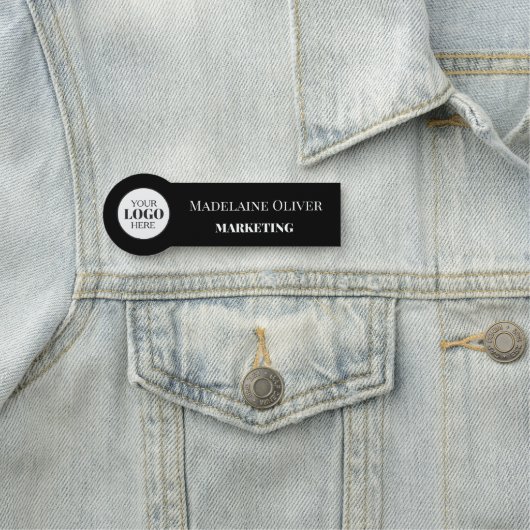 Medewerker Logo Zwart Wit Eenvoudig Naamplaatje (In situ)