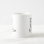 Medewerker schrijft hard werken en wees vriendelij koffiemok (Center)